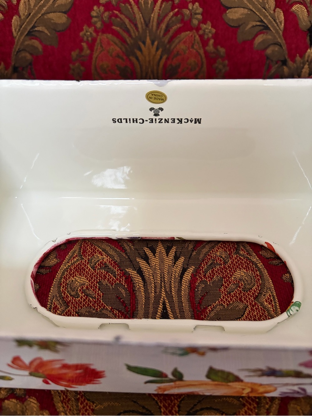 Mackenzie Childs White Flower Market Tissue Box - Picture 2 of 2